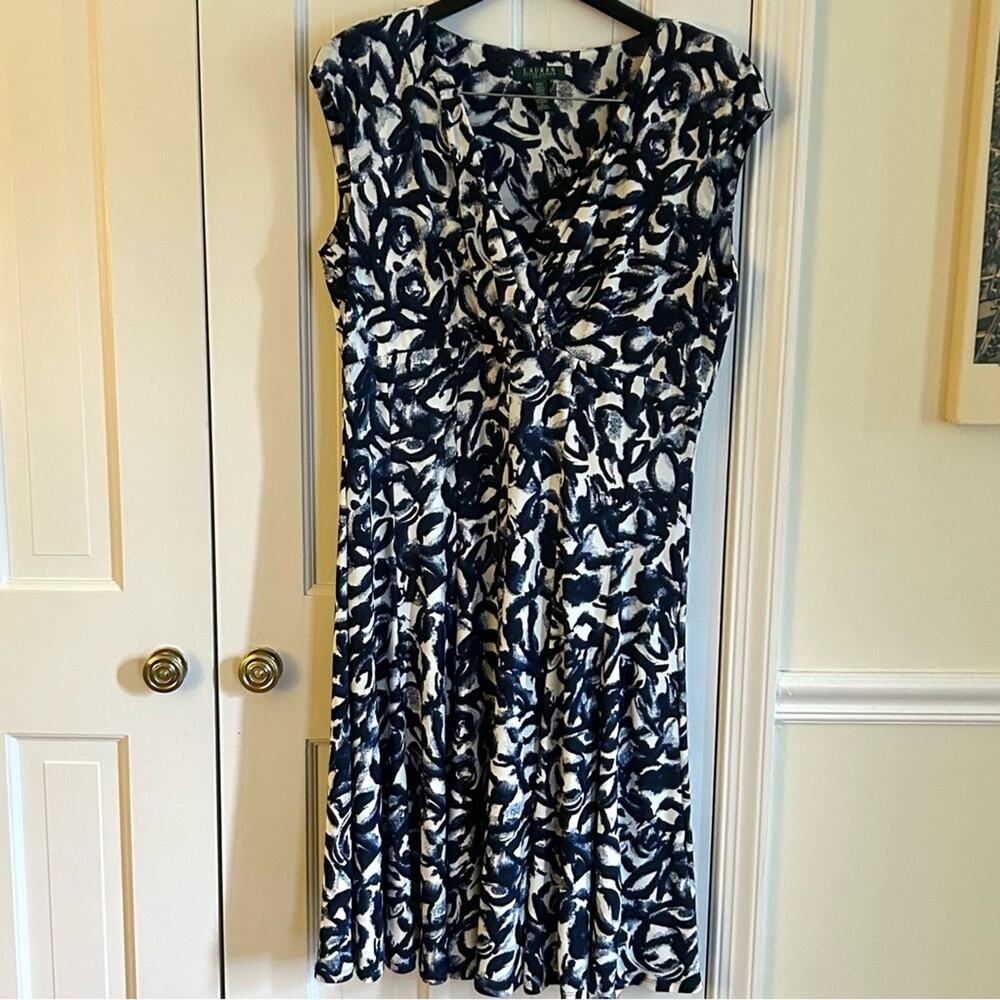 Lauren Ralph Lauren Navy & white Fit & Flare Dress Size 14W. V neck Sleeveless